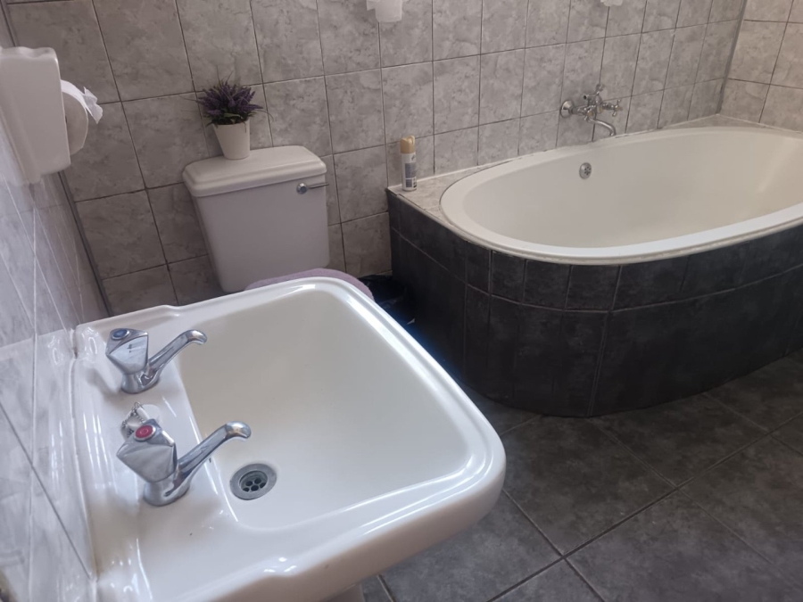3 Bedroom Property for Sale in South Ridge Northern Cape